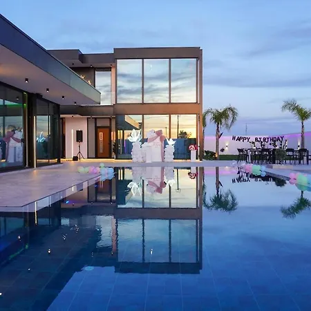 Mega Luxury Βίλα *