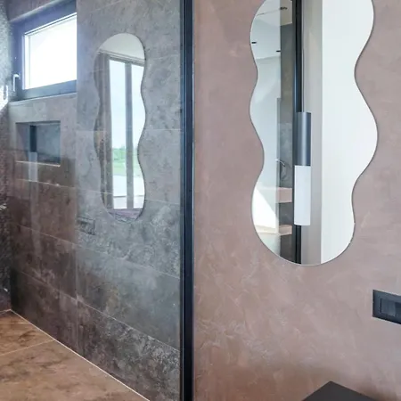 Mega Luxury Βίλα