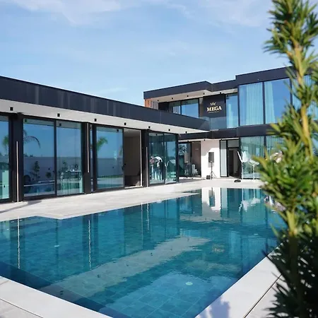 Mega Luxury