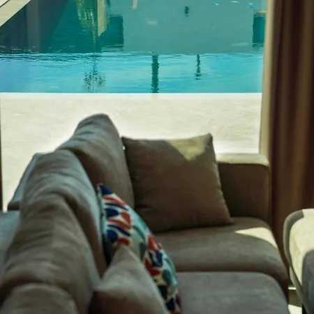 Mega Luxury ヴィラ *