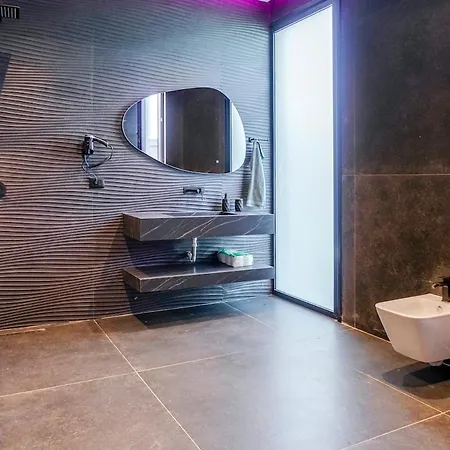 ヴィラ Mega Luxury *