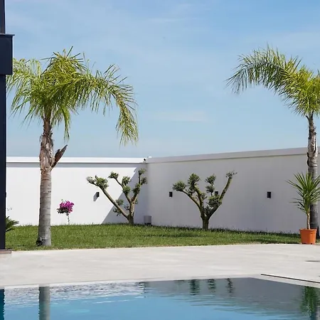 Mega Luxury Villa