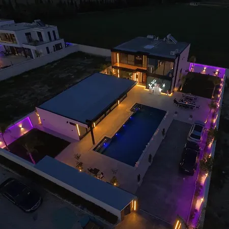 Villa Mega Luxury